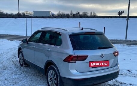 Volkswagen Tiguan II, 2017 год, 1 995 000 рублей, 4 фотография