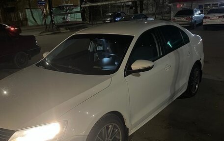 Volkswagen Jetta VI, 2011 год, 800 000 рублей, 1 фотография