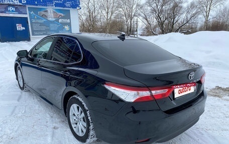 Toyota Camry, 2020 год, 2 800 000 рублей, 4 фотография