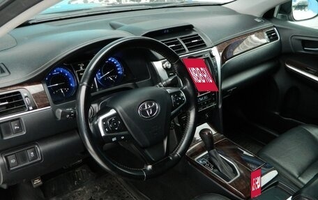 Toyota Camry, 2016 год, 1 970 000 рублей, 10 фотография