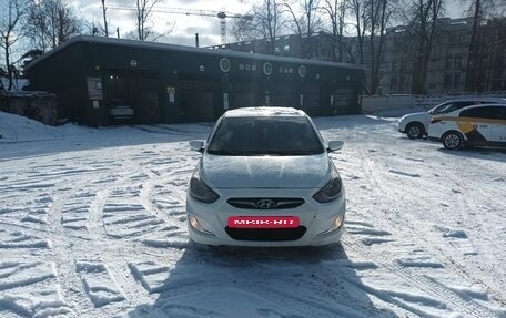 Hyundai Solaris II рестайлинг, 2013 год, 635 000 рублей, 2 фотография