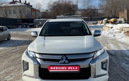 Mitsubishi L200 IV рестайлинг, 2023 год, 3 200 000 рублей, 3 фотография