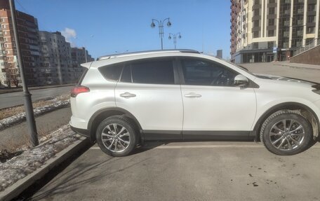 Toyota RAV4, 2018 год, 2 399 000 рублей, 7 фотография