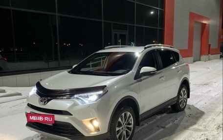 Toyota RAV4, 2018 год, 2 399 000 рублей, 10 фотография