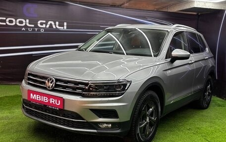 Volkswagen Tiguan II, 2019 год, 2 990 000 рублей, 3 фотография