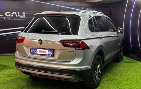 Volkswagen Tiguan II, 2019 год, 2 990 000 рублей, 5 фотография