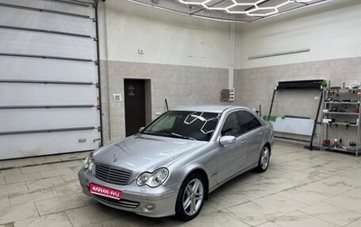 Mercedes-Benz C-Класс, 2004 год, 680 000 рублей, 1 фотография