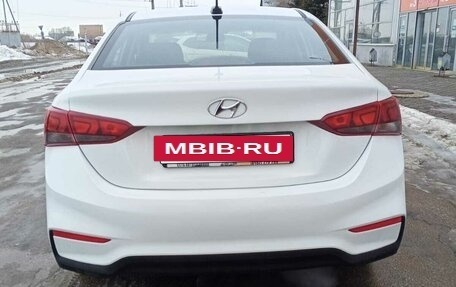 Hyundai Solaris II рестайлинг, 2017 год, 890 000 рублей, 12 фотография