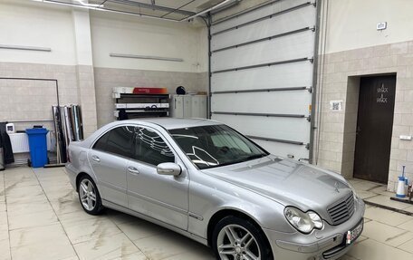 Mercedes-Benz C-Класс, 2004 год, 680 000 рублей, 2 фотография