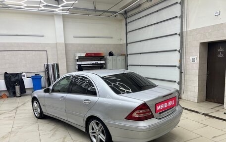 Mercedes-Benz C-Класс, 2004 год, 680 000 рублей, 4 фотография