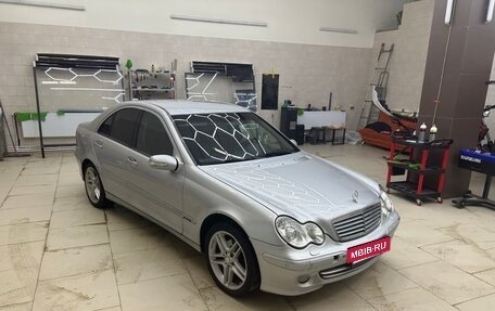 Mercedes-Benz C-Класс, 2004 год, 680 000 рублей, 7 фотография