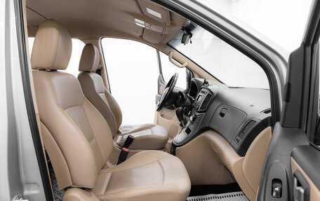 Hyundai H-1 II рестайлинг, 2017 год, 2 455 000 рублей, 13 фотография