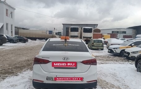 Hyundai Solaris II рестайлинг, 2017 год, 800 000 рублей, 4 фотография