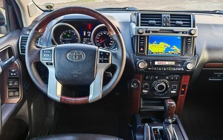 Toyota Land Cruiser Prado 150 рестайлинг 2, 2015 год, 4 500 000 рублей, 40 фотография