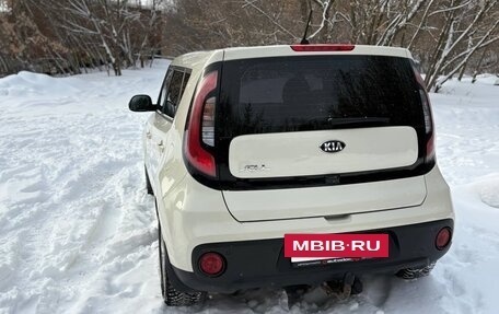 KIA Soul II рестайлинг, 2017 год, 1 660 000 рублей, 6 фотография