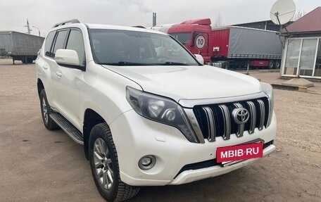 Toyota Land Cruiser Prado 150 рестайлинг 2, 2017 год, 3 850 000 рублей, 3 фотография