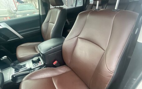 Toyota Land Cruiser Prado 150 рестайлинг 2, 2017 год, 3 850 000 рублей, 8 фотография