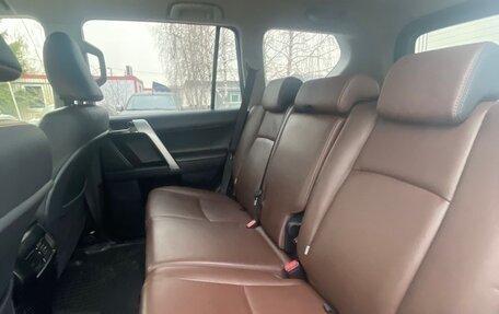 Toyota Land Cruiser Prado 150 рестайлинг 2, 2017 год, 3 850 000 рублей, 11 фотография