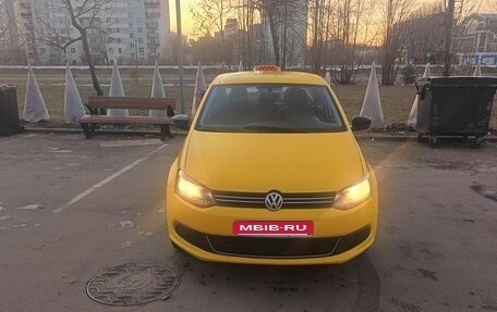 Volkswagen Polo VI (EU Market), 2014 год, 425 000 рублей, 2 фотография