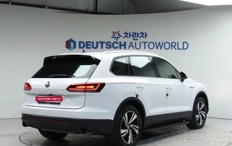 Volkswagen Touareg III, 2020 год, 4 995 000 рублей, 2 фотография