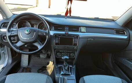 Skoda Superb III рестайлинг, 2011 год, 890 000 рублей, 8 фотография