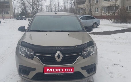 Renault Logan II, 2019 год, 900 000 рублей, 1 фотография