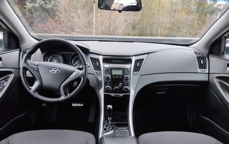 Hyundai Sonata VI, 2010 год, 1 200 000 рублей, 11 фотография