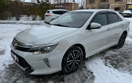 Toyota Camry, 2018 год, 1 995 000 рублей, 3 фотография