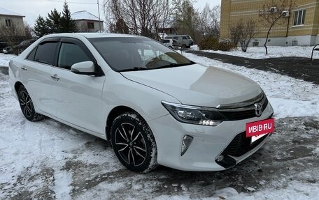 Toyota Camry, 2018 год, 1 995 000 рублей, 2 фотография