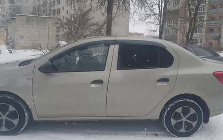 Renault Logan II, 2019 год, 900 000 рублей, 2 фотография