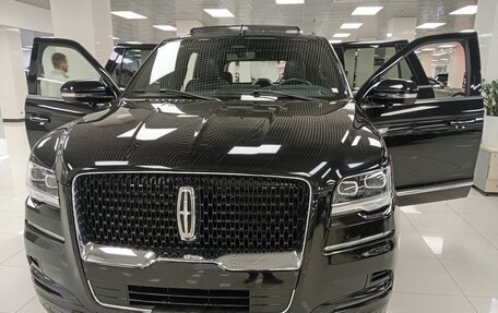 Lincoln Navigator, 2023 год, 14 800 000 рублей, 12 фотография