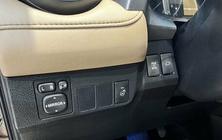 Toyota RAV4, 2017 год, 2 390 000 рублей, 15 фотография