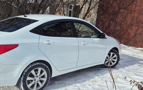 Hyundai Solaris II рестайлинг, 2011 год, 875 000 рублей, 4 фотография