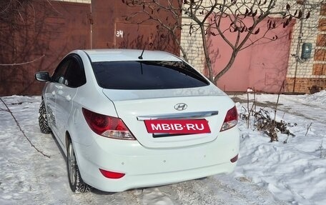 Hyundai Solaris II рестайлинг, 2011 год, 875 000 рублей, 10 фотография