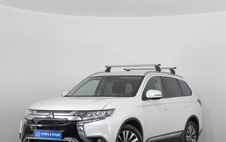 Mitsubishi Outlander III рестайлинг 3, 2019 год, 1 229 000 рублей, 4 фотография