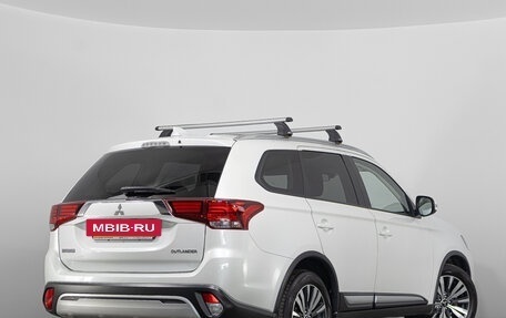 Mitsubishi Outlander III рестайлинг 3, 2019 год, 1 229 000 рублей, 5 фотография