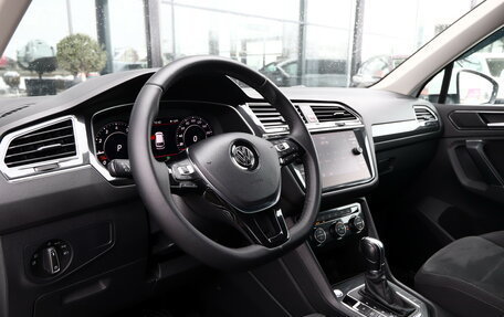 Volkswagen Tiguan II, 2017 год, 2 950 000 рублей, 7 фотография