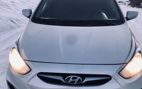 Hyundai Solaris II рестайлинг, 2013 год, 774 000 рублей, 2 фотография