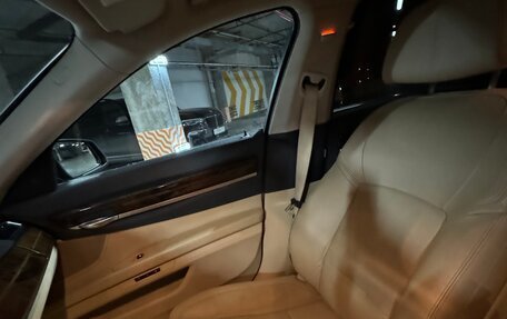 BMW 7 серия, 2012 год, 1 800 000 рублей, 18 фотография