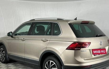 Volkswagen Tiguan II, 2018 год, 2 199 000 рублей, 7 фотография