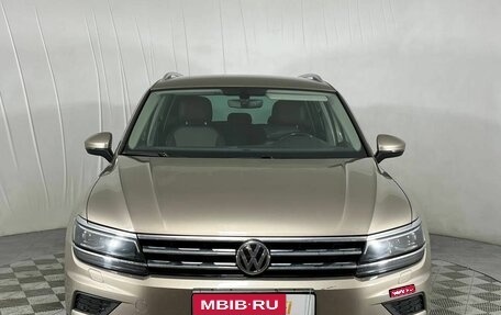 Volkswagen Tiguan II, 2018 год, 2 199 000 рублей, 2 фотография