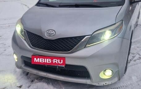 Toyota Sienna III, 2016 год, 2 100 000 рублей, 11 фотография