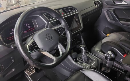 Volkswagen Tiguan II, 2021 год, 4 275 000 рублей, 2 фотография