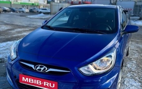 Hyundai Solaris II рестайлинг, 2013 год, 700 000 рублей, 5 фотография