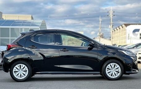 Toyota Yaris, 2021 год, 950 000 рублей, 7 фотография