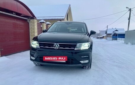 Volkswagen Tiguan II, 2021 год, 3 099 000 рублей, 2 фотография