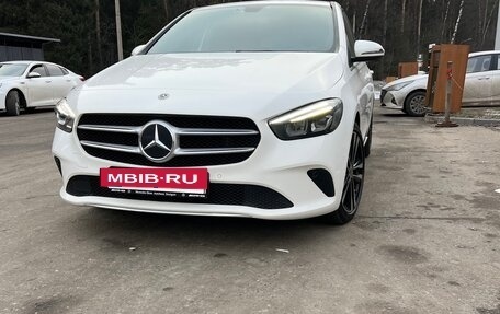 Mercedes-Benz B-Класс, 2019 год, 2 460 000 рублей, 2 фотография