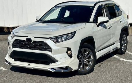 Toyota RAV4, 2021 год, 2 450 000 рублей, 3 фотография