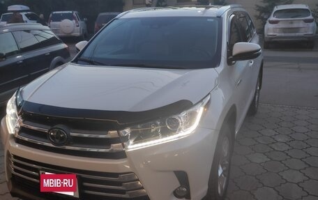 Toyota Highlander III, 2018 год, 3 300 579 рублей, 2 фотография