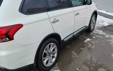 Mitsubishi Outlander III рестайлинг 3, 2015 год, 1 500 000 рублей, 23 фотография